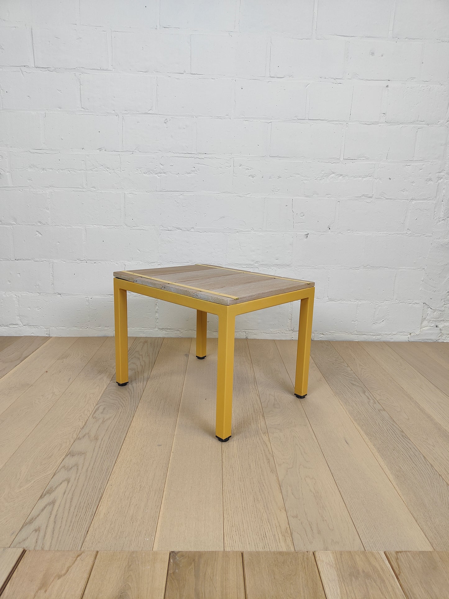 PETiTE TABLE D'APPOINT INDUSTRIELLE