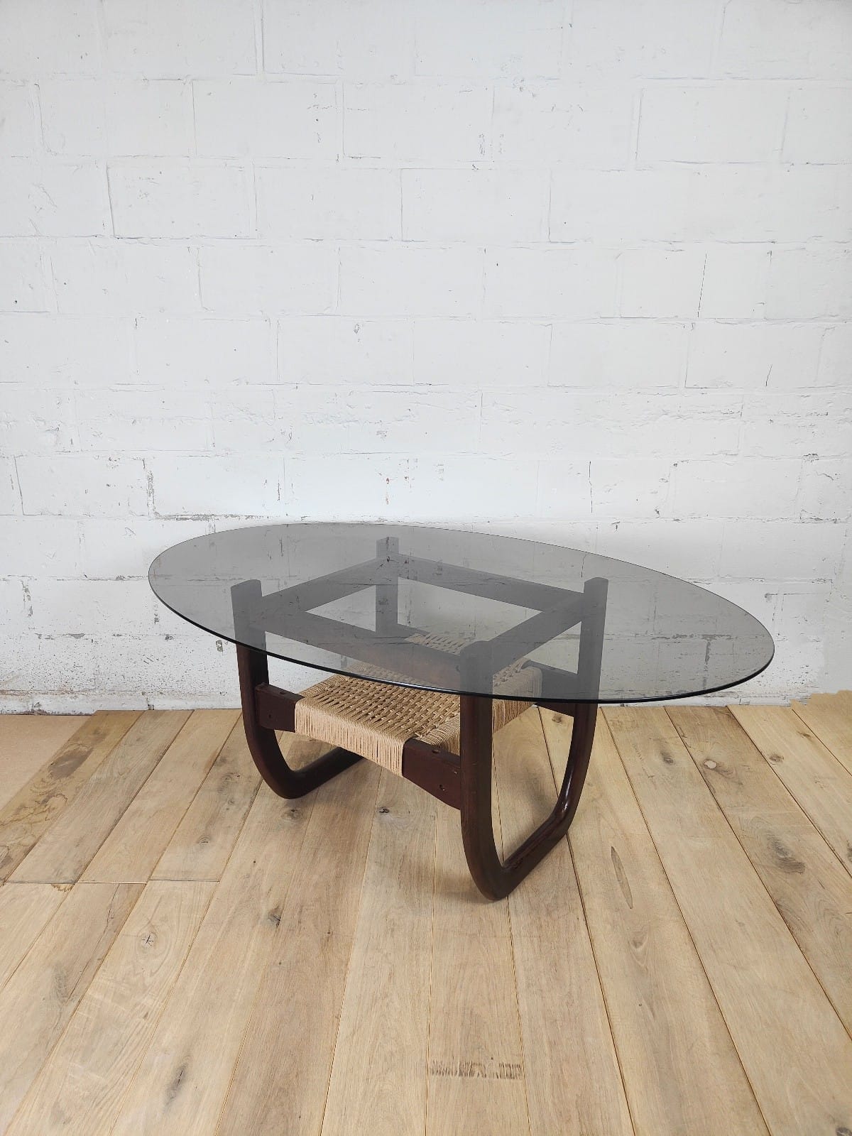 TABLE SALON TYPE SCANDINAVE