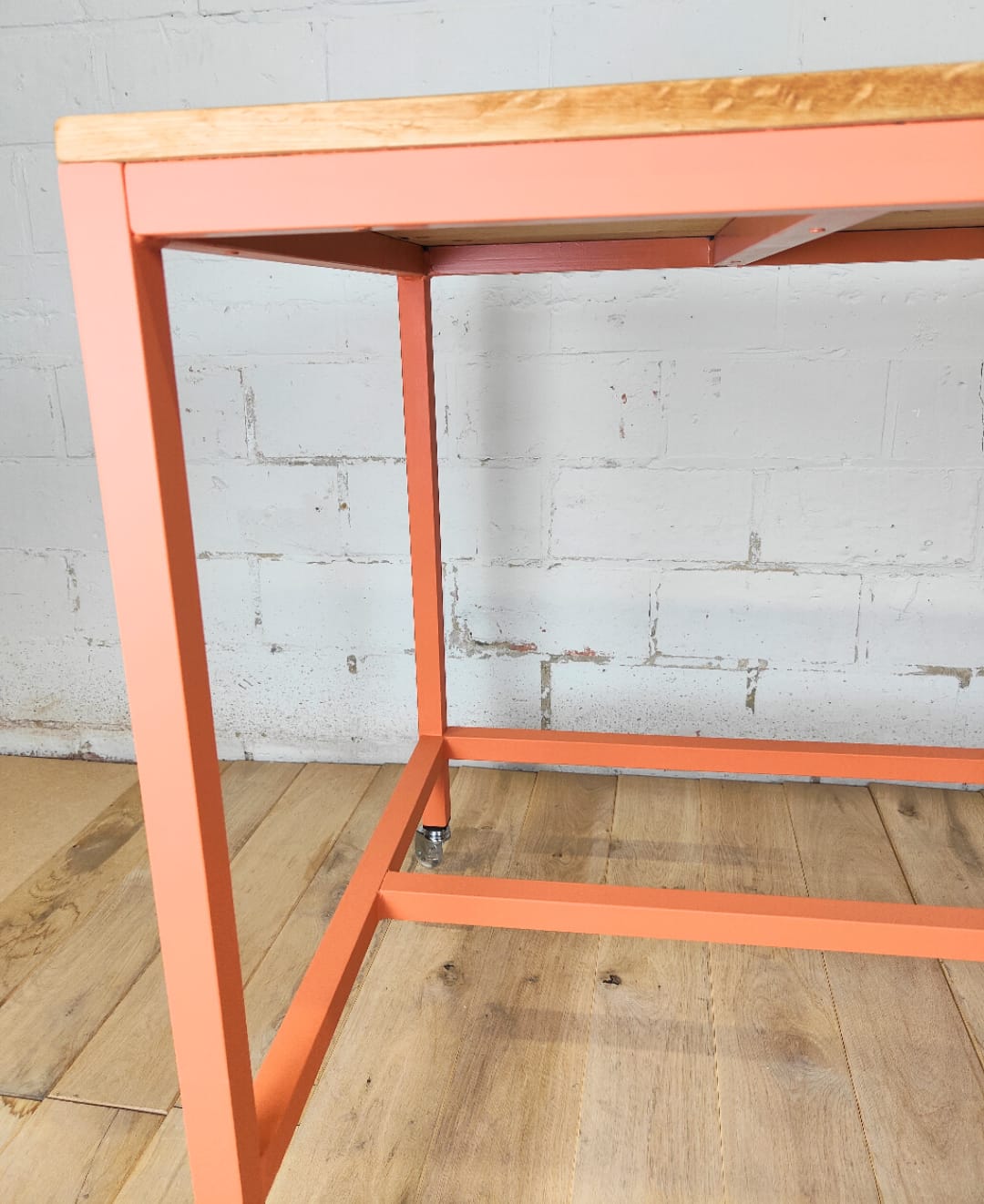 BUREAU INDUSTRIEL A ROULETTES