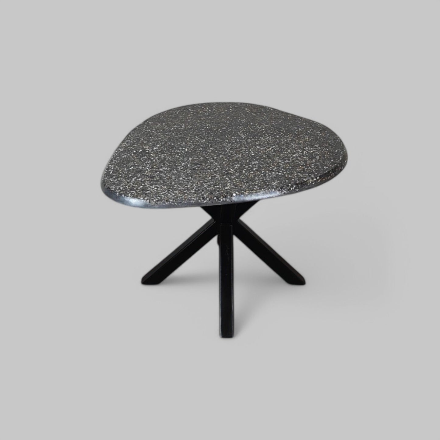 YABBY - SIDE OR LIVING ROOM TABLE - SHELL COLLECTION - Black mussel shelf