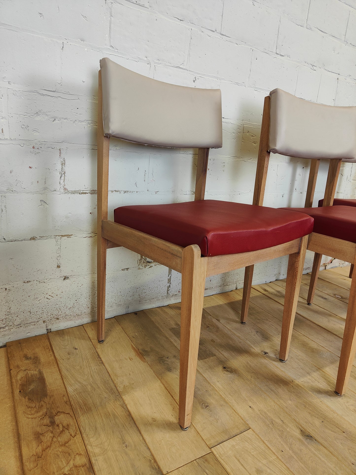 YOURI - TRIO DE CHAISES VINTAGES CUIR