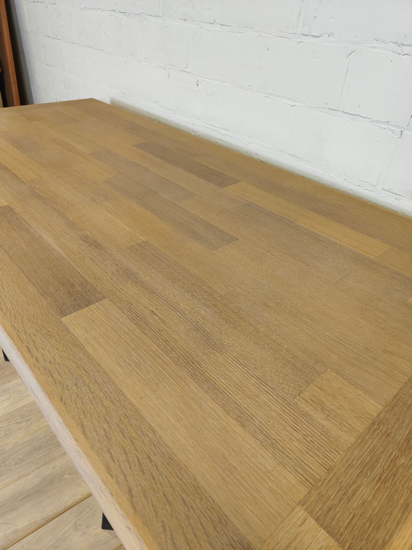 AUGUSTINE - VINTAGE TABLE