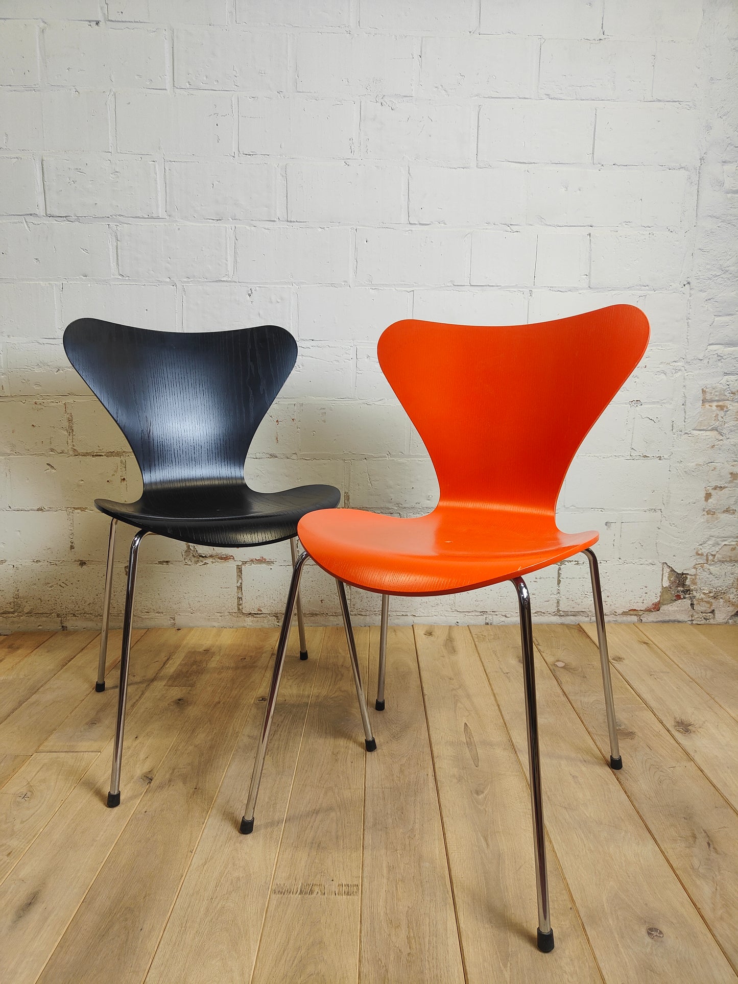 YOURI - TRIO OF VINTAGE LEATHER CHAIRS