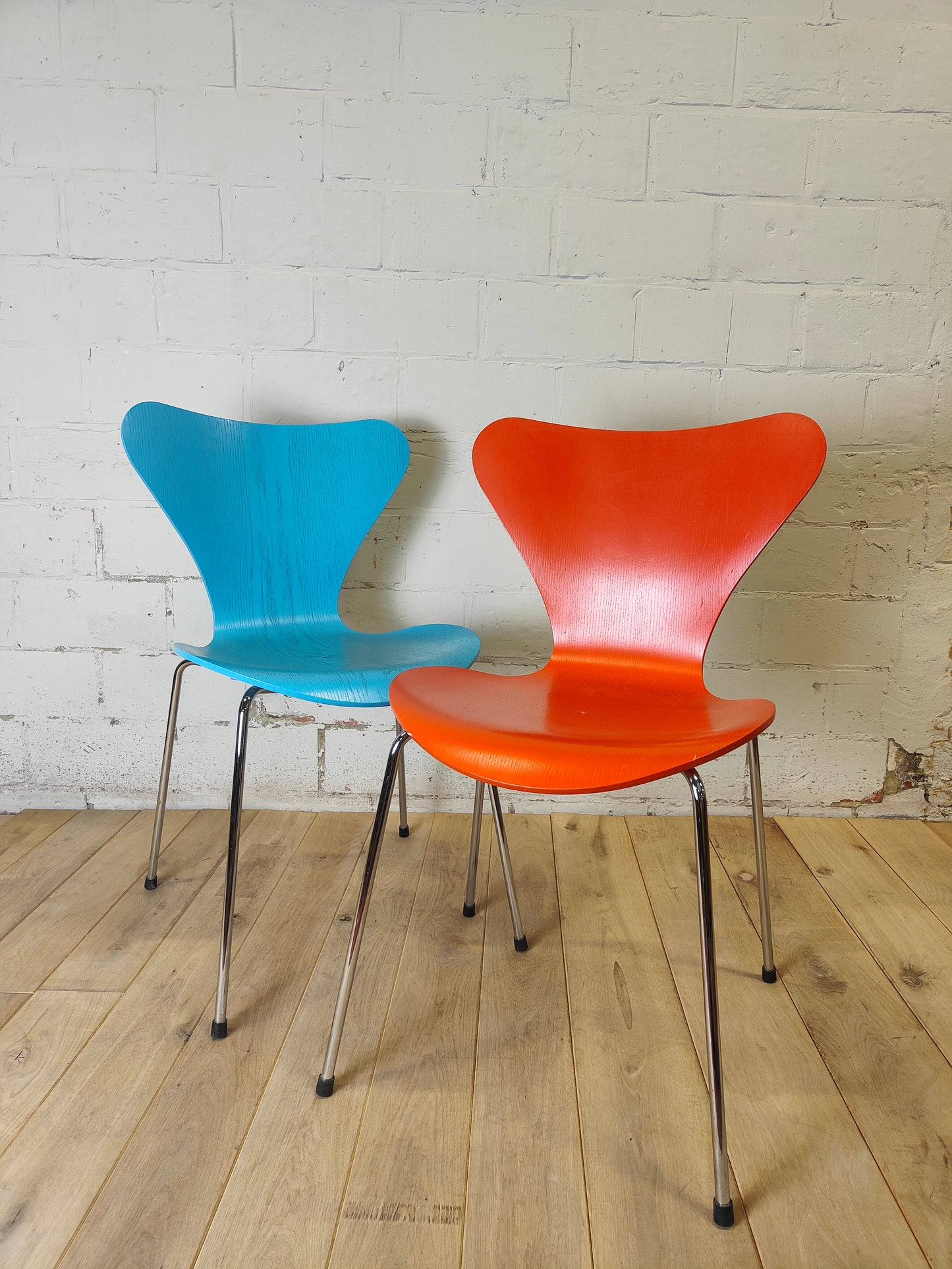 YOURI - TRIO OF VINTAGE LEATHER CHAIRS