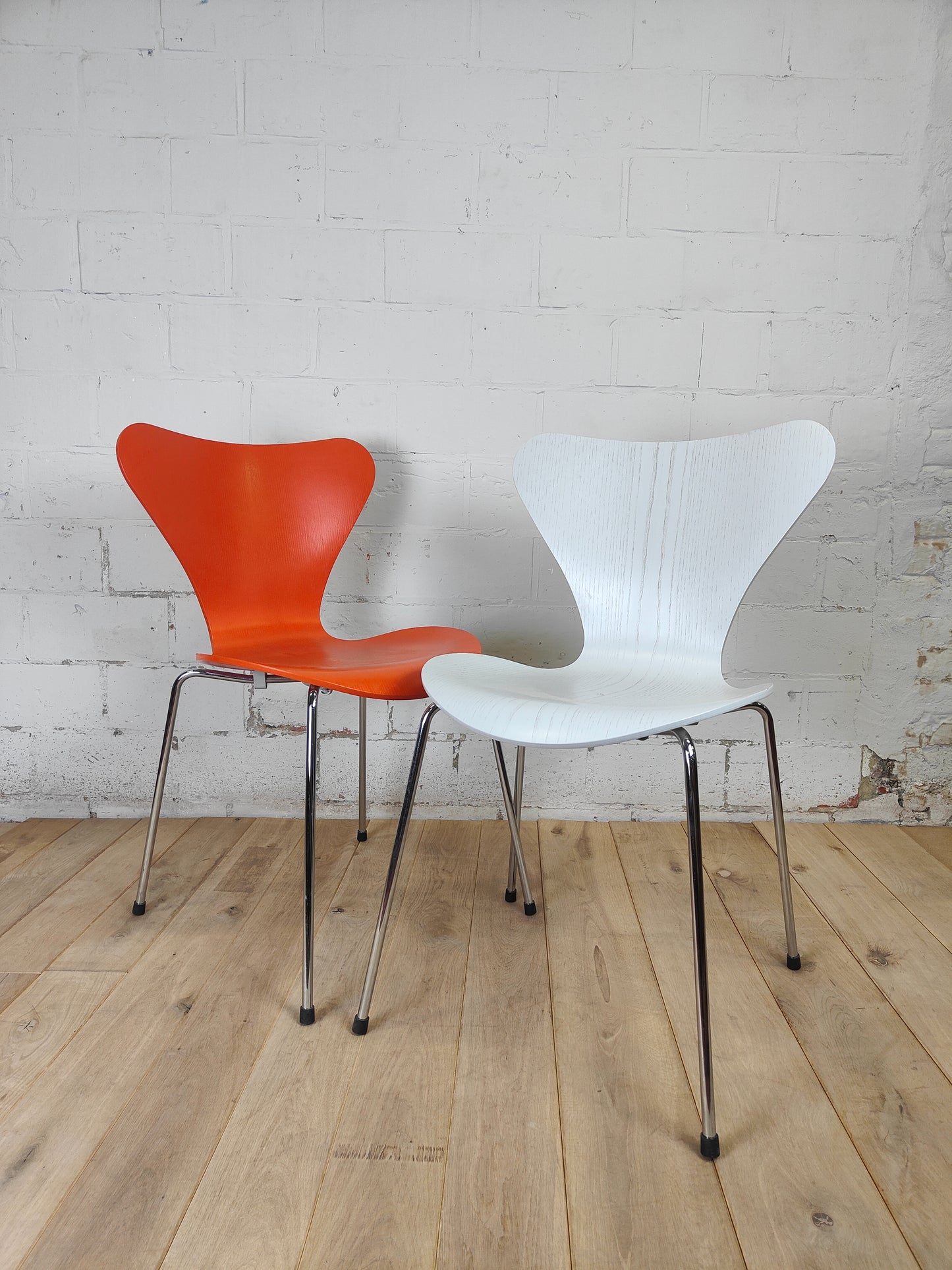 YOURI - TRIO OF VINTAGE LEATHER CHAIRS