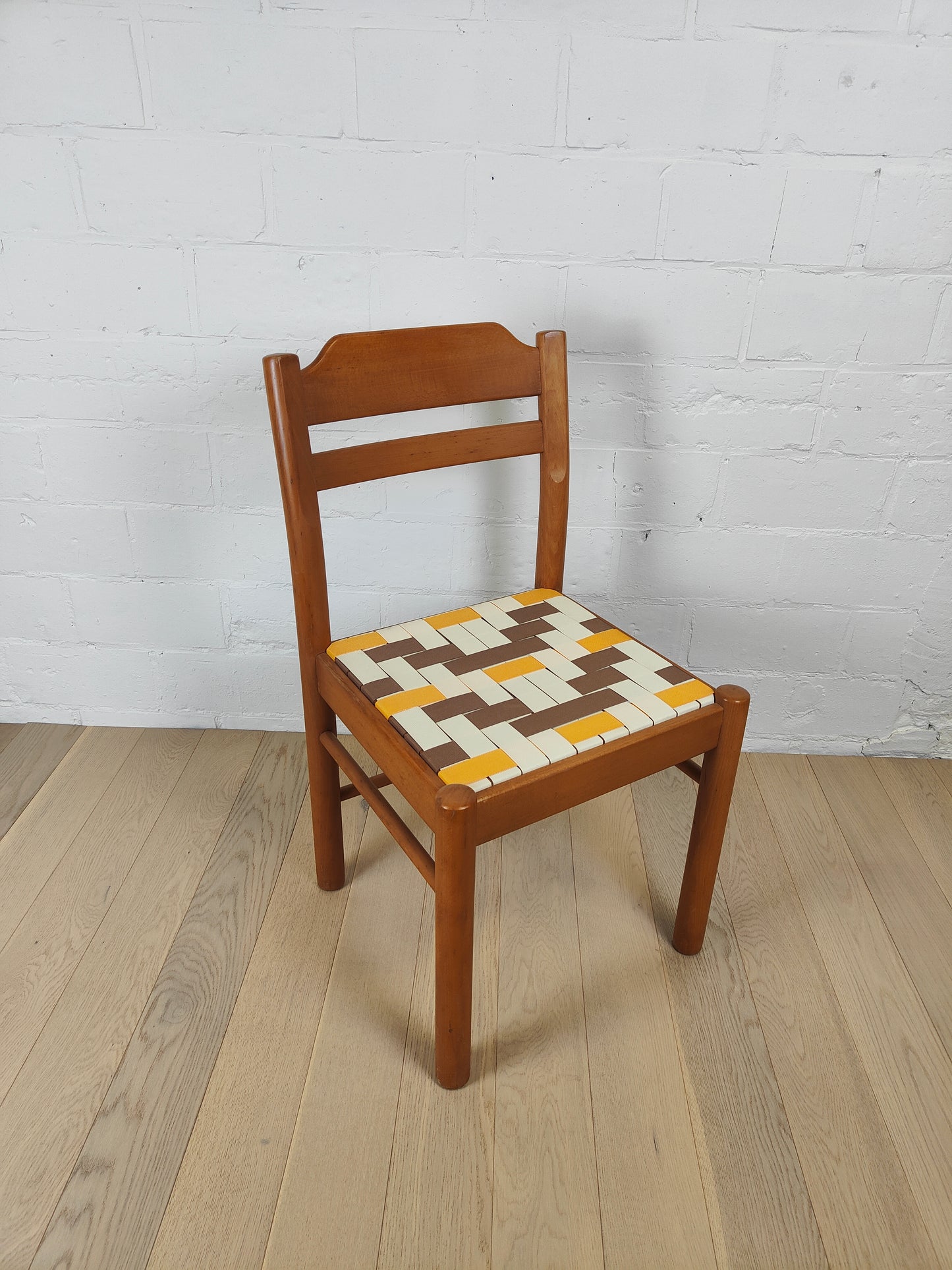 CHAISE SCANDINAVE en sangles