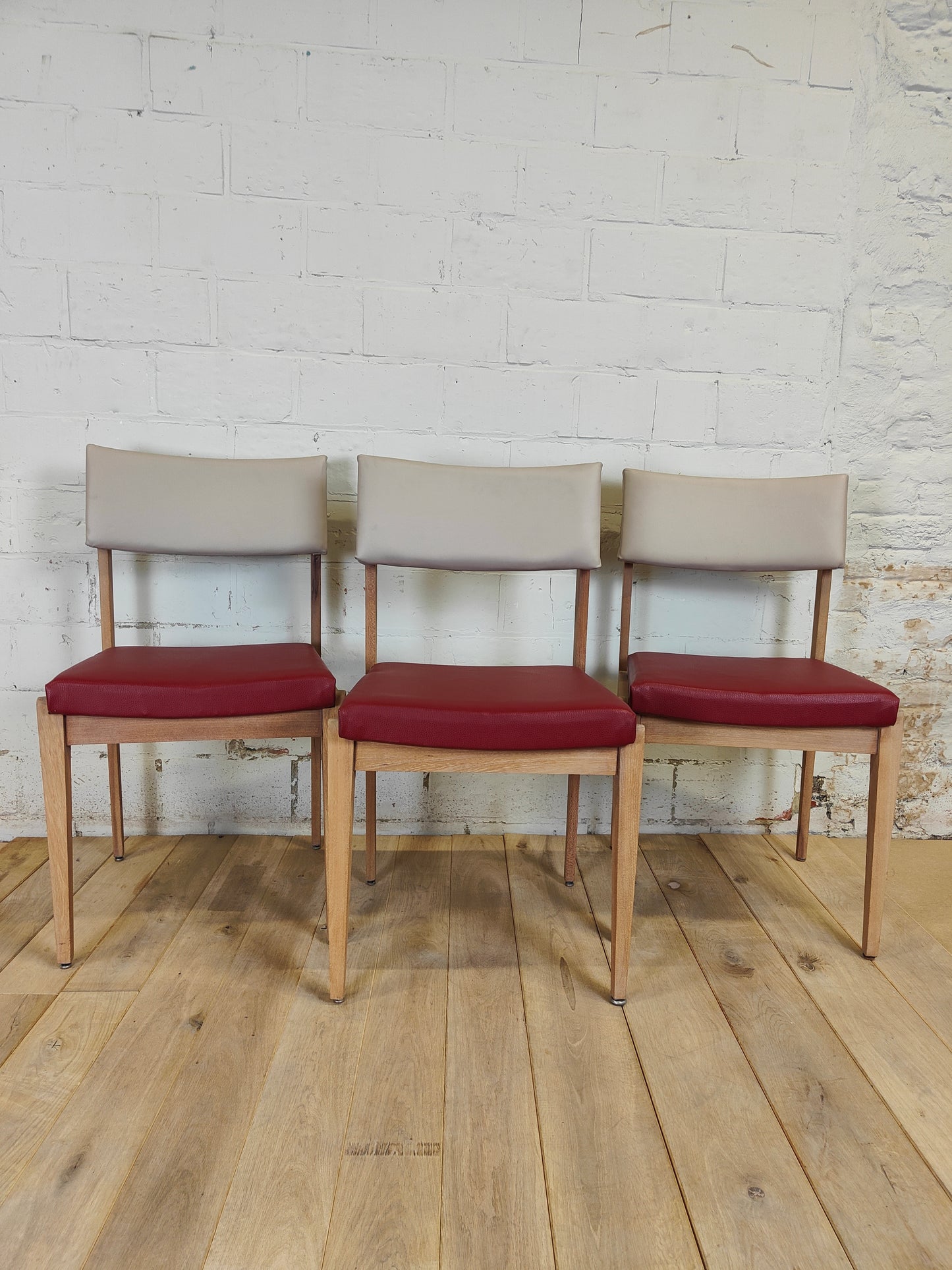 YOURI - TRIO DE CHAISES VINTAGES CUIR