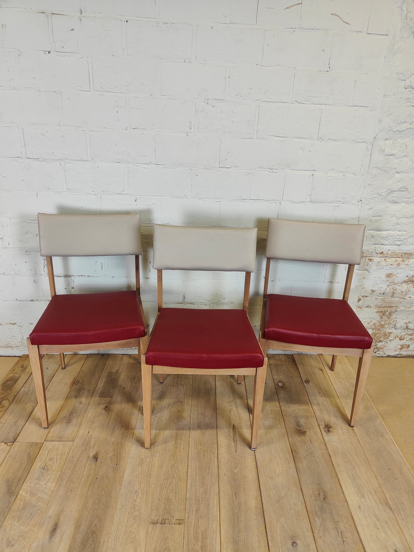 YOURI - TRIO DE CHAISES VINTAGES CUIR