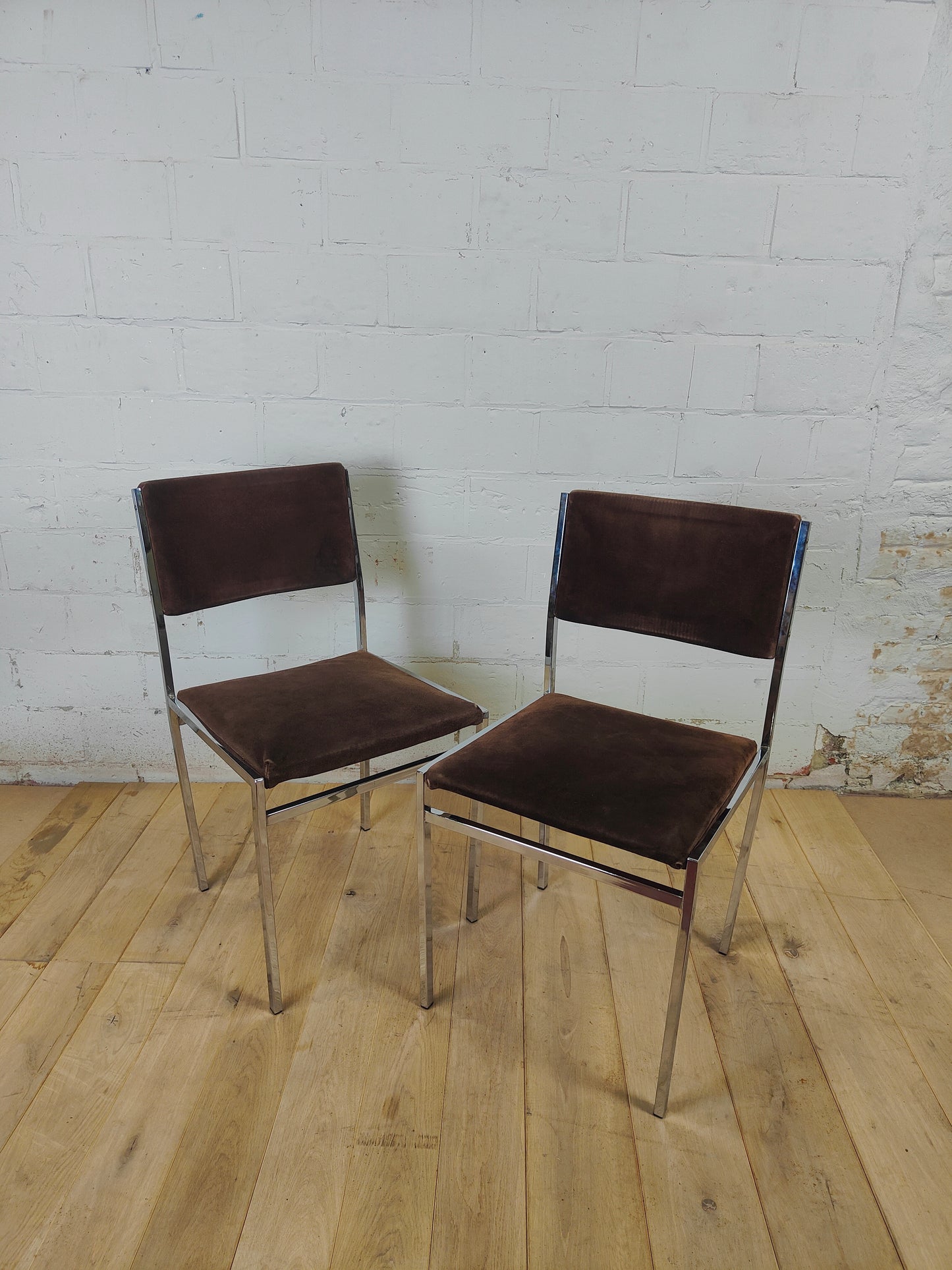CHAISES VINTAGE NUBUCK & CHROME (2 disponibles)
