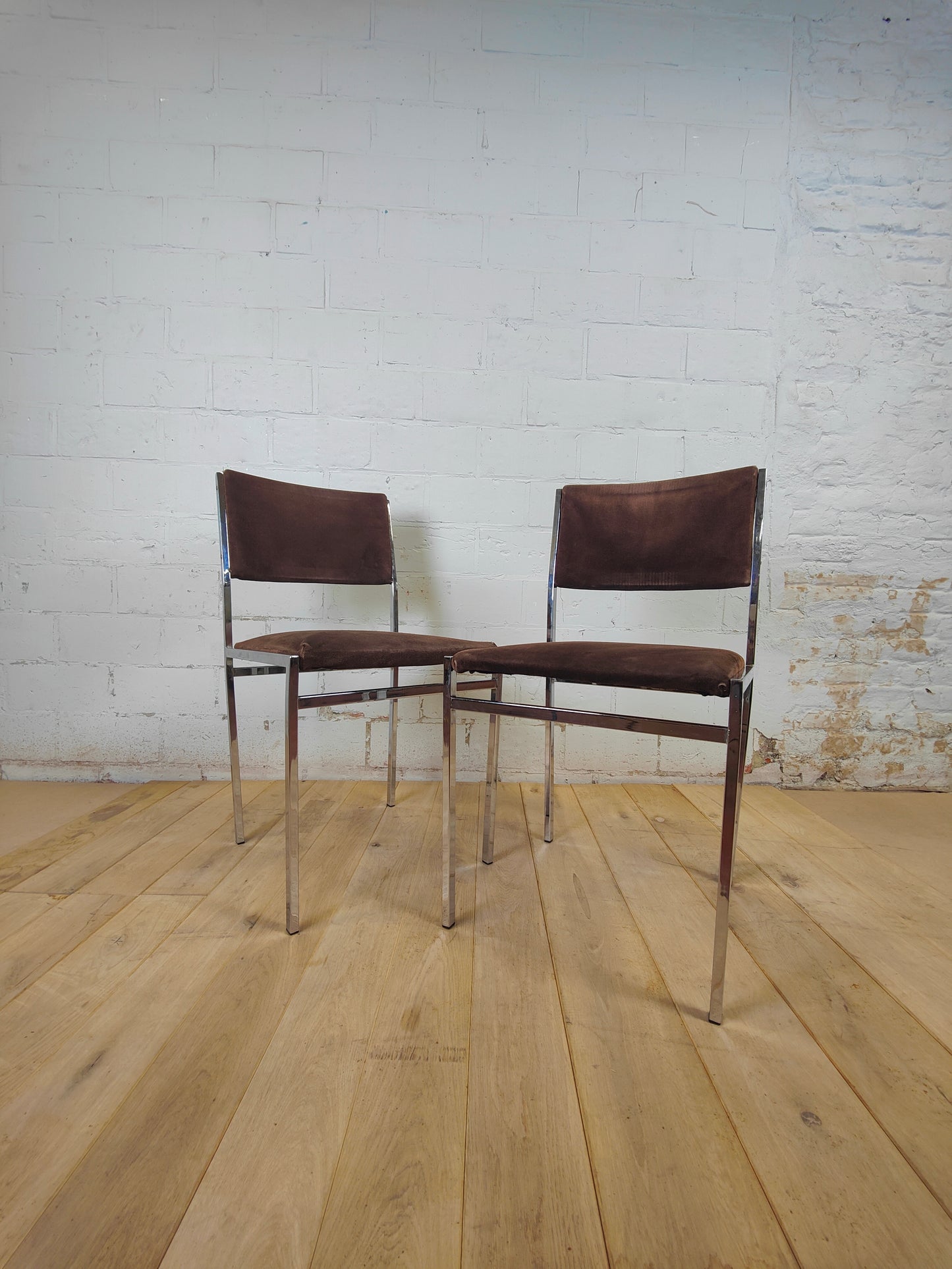 CHAISES VINTAGE NUBUCK & CHROME (2 disponibles)