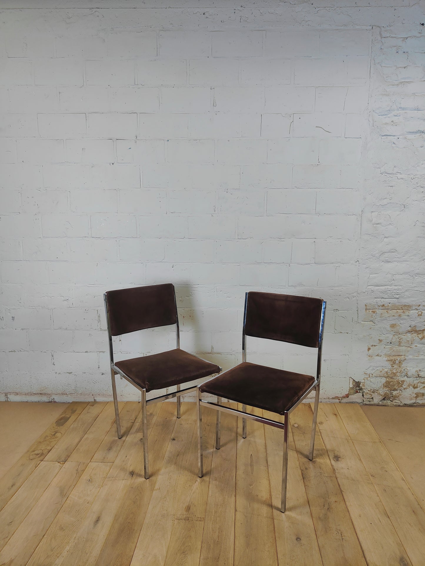 CHAISES VINTAGE NUBUCK & CHROME (2 disponibles)