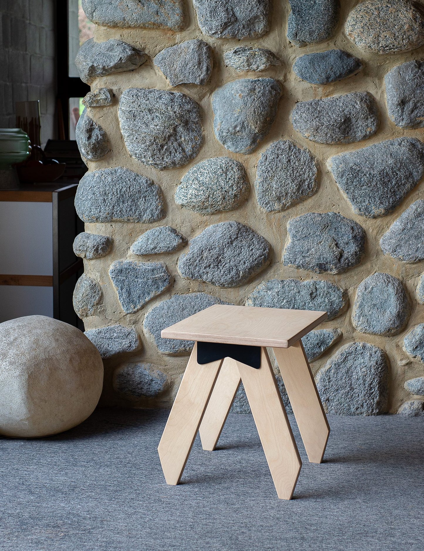 SCRAPSTOOL Tabouret black bow tie